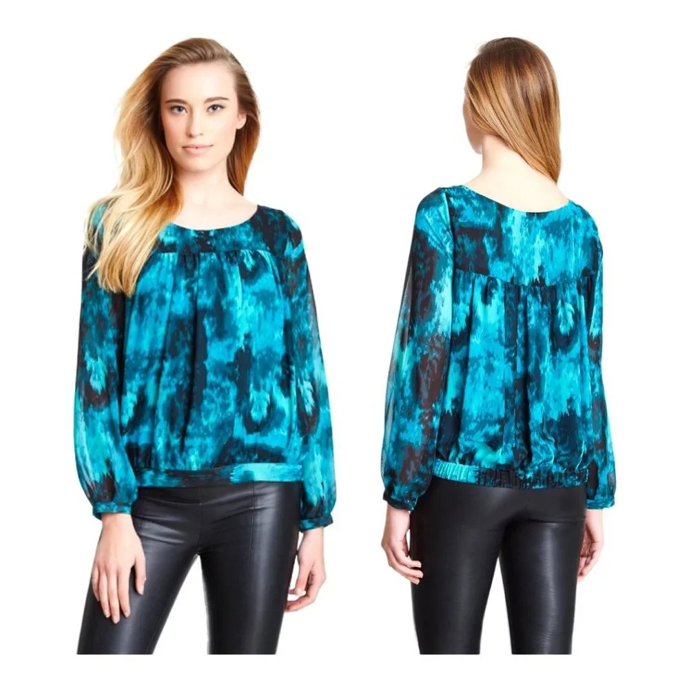 VINCE CAMUTO Boho Blouse Blue Print Dolman Sleeves NWT Size XS New with Tags - Picture 1 of 10